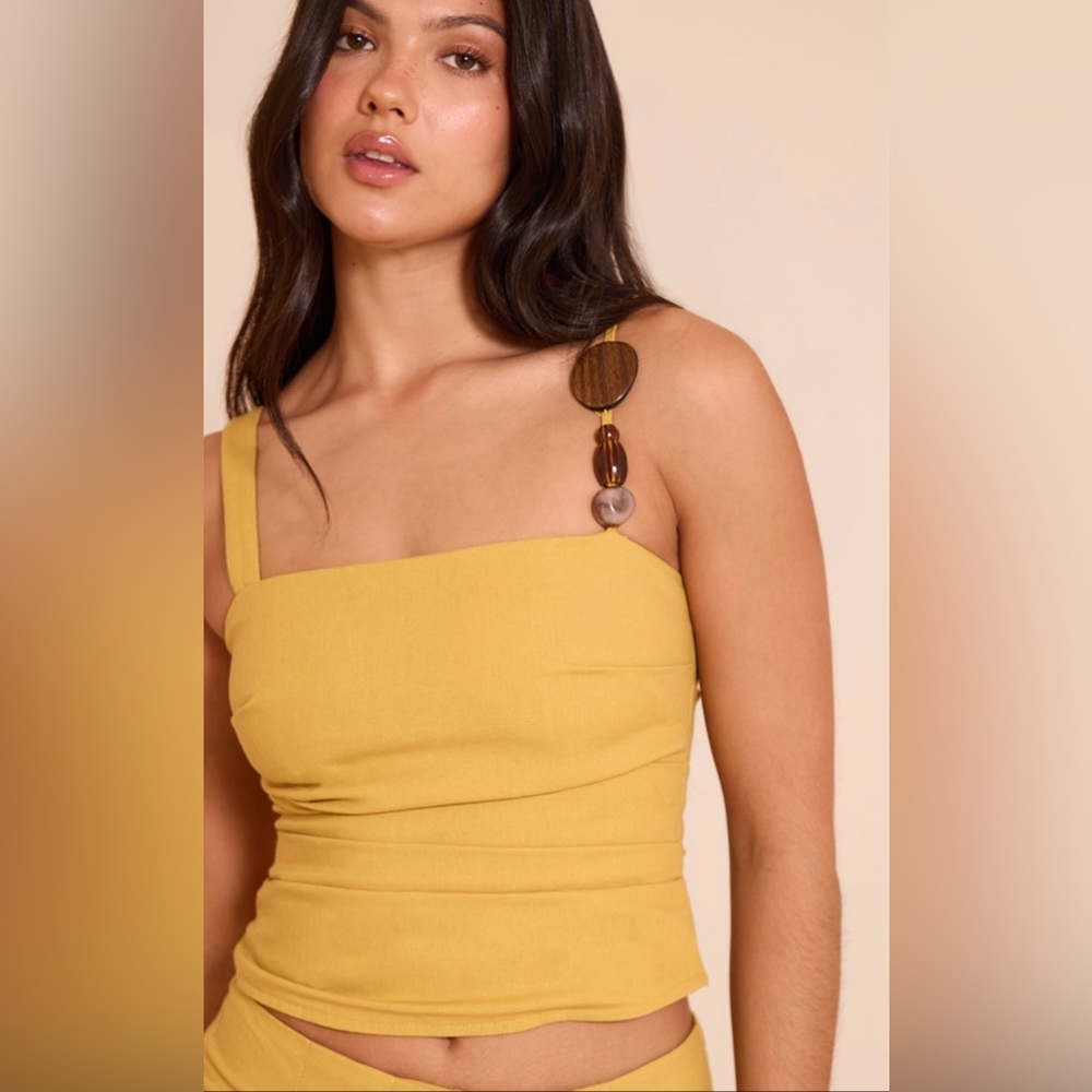 Pretty little thing zipper back cami top